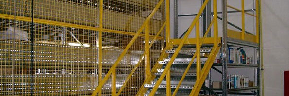 galériás tárolórendszer